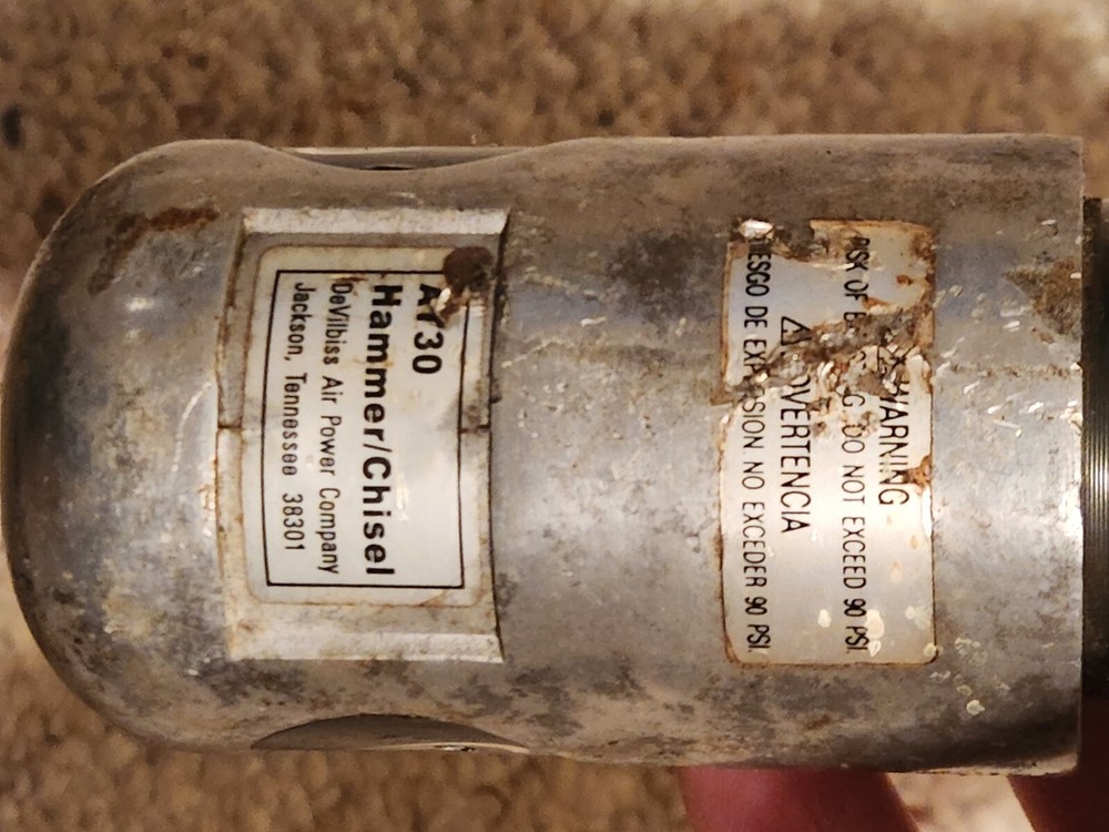 DeVilbiss DAPC AT30 Pneumatic Hammer Chisel Tested and in Working condition