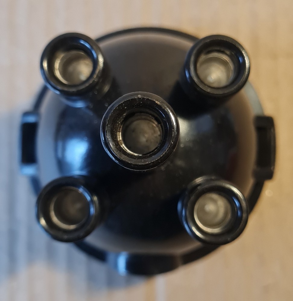 Classic Mini Lancer Distributor Cap 25D4 Top Entry Exit Type GDC103 DC4428 NOS