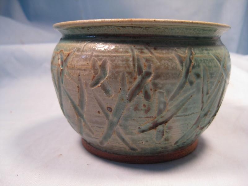 Hand Made small pot (signed kotch)