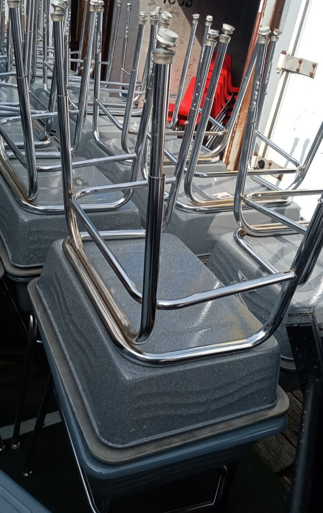 CLOSEOUT, USED STUDENT DESKS