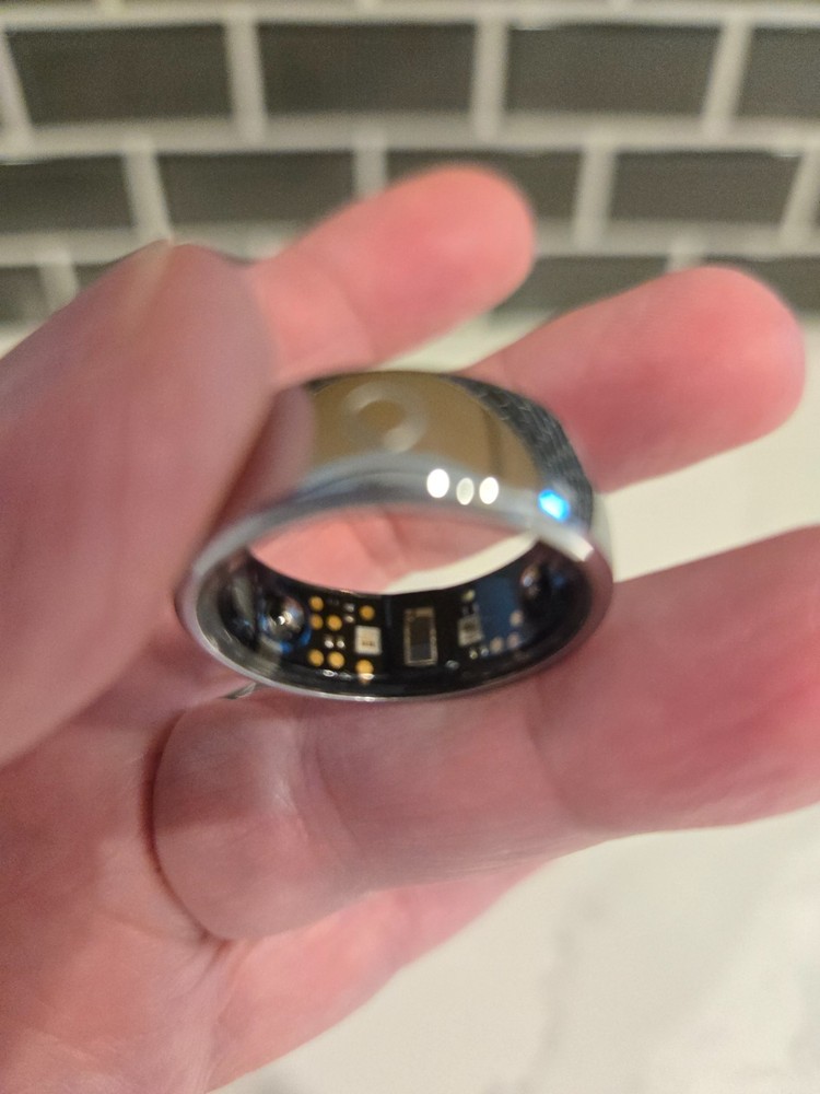 Circular ring 2 smart ring, Silver, size 9, Retails $449, all packaging included