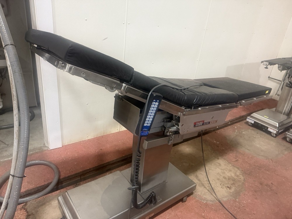 Skytron 3500 Elite OR Table With Controller