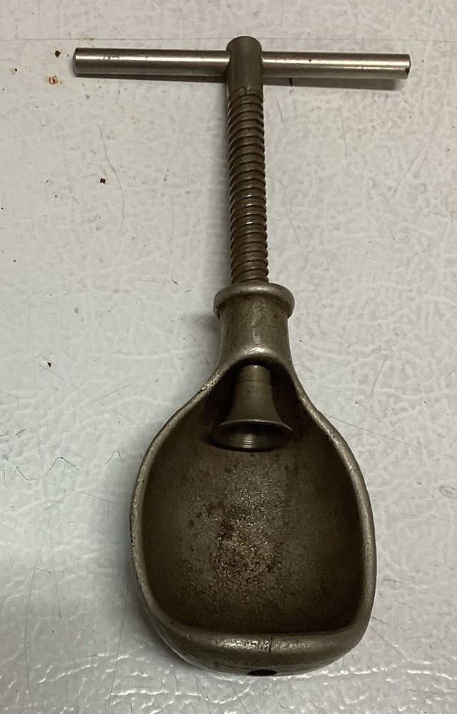 Vintage Old Metal Screw Type Nutcracker Crank Kitchen Tool Walnut Cracker