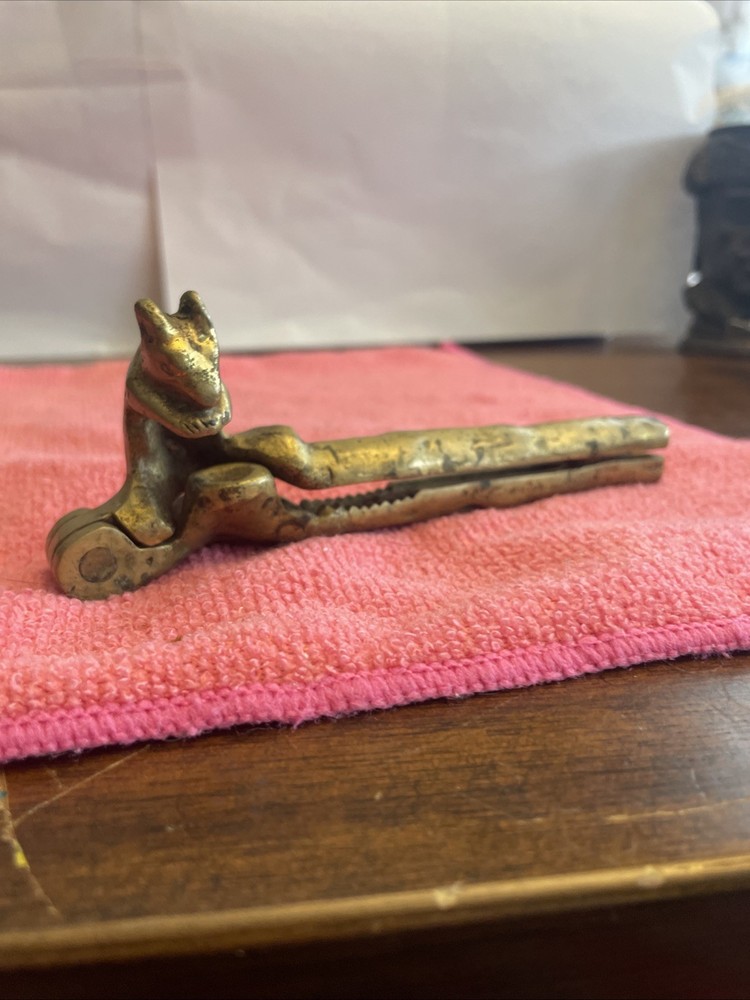 Vintage SQUIRREL Golden SOLID BRASS Cast Iron Nut Cracker