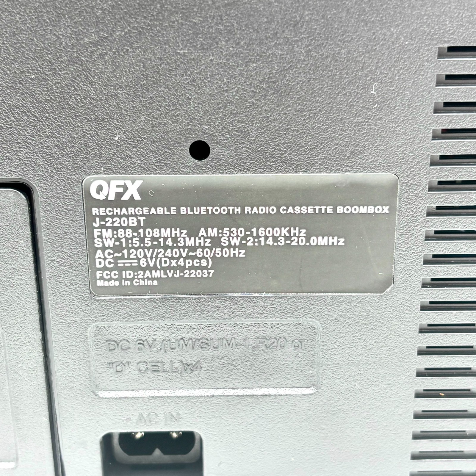 QFX J220BT Bluetooth Radio/Cassette to MP3 Converter Boombox