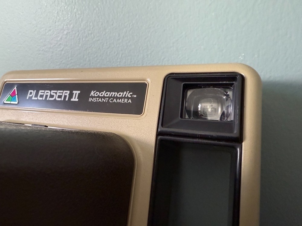 Vintage Kodak Kodamatic Pleaser II Program Instant Camera Untested