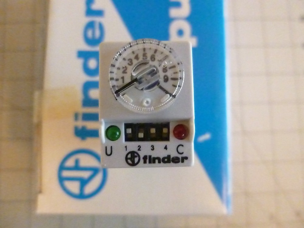 Finder 85.32.0.024 Plug-In Multi-Function Timer - 10A - 250V~ - With Clip - NEW