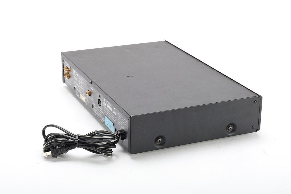 Adcom GCD-575 Single Disc CD Player