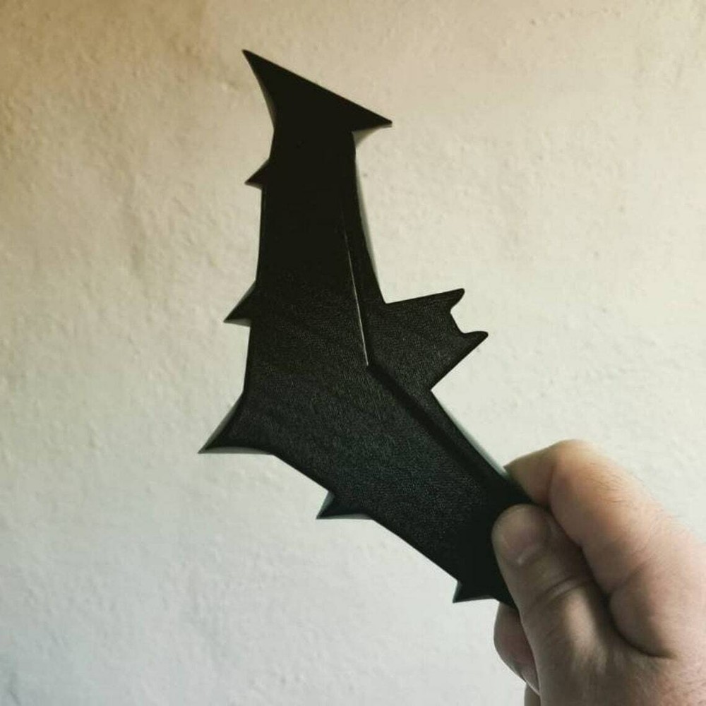 Bladed Batarang Larger (3d printed)