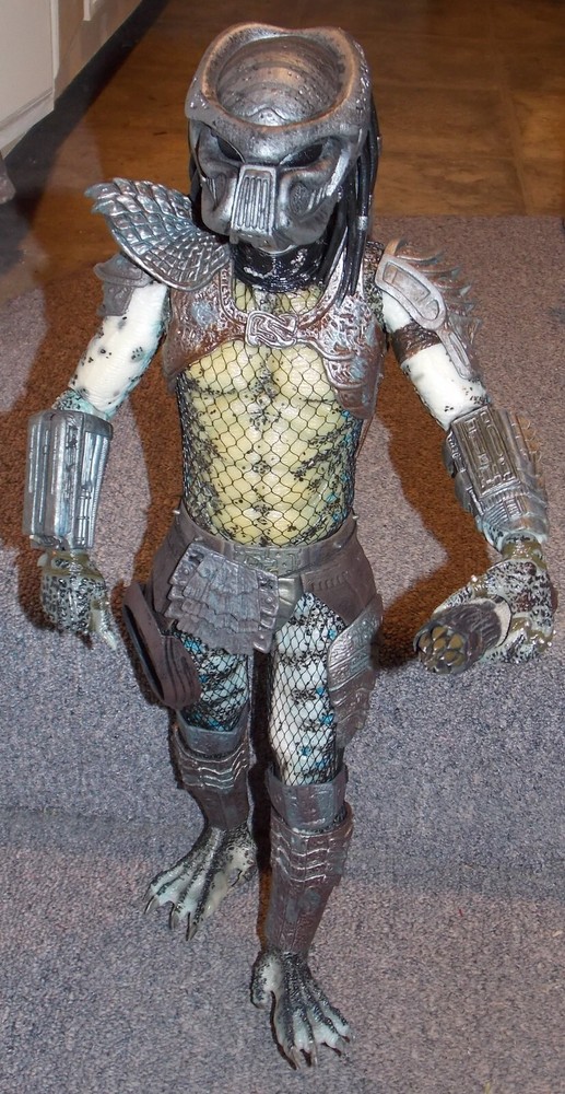 NECA Predator 20 inch Action Figure 1/4 Scale