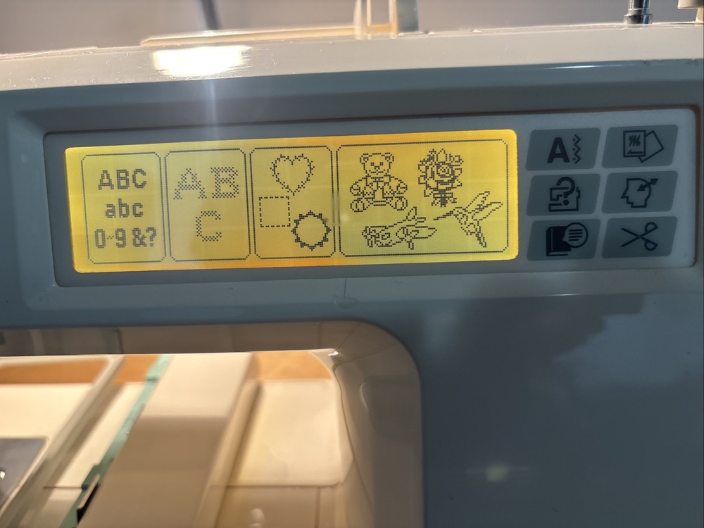 Bernina Bernette Deco 600 Digital Embroidery Sewing Machine