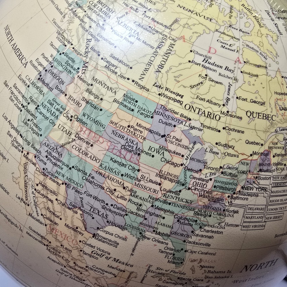 Fucashun Illuminated World 8" Light Up Globe