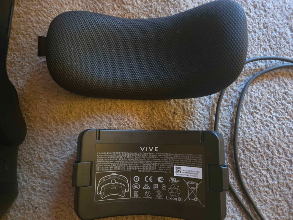 HTC Vive Focus Vision Wired Bundle, XR Headset DisplayPort PC VR Streaming
