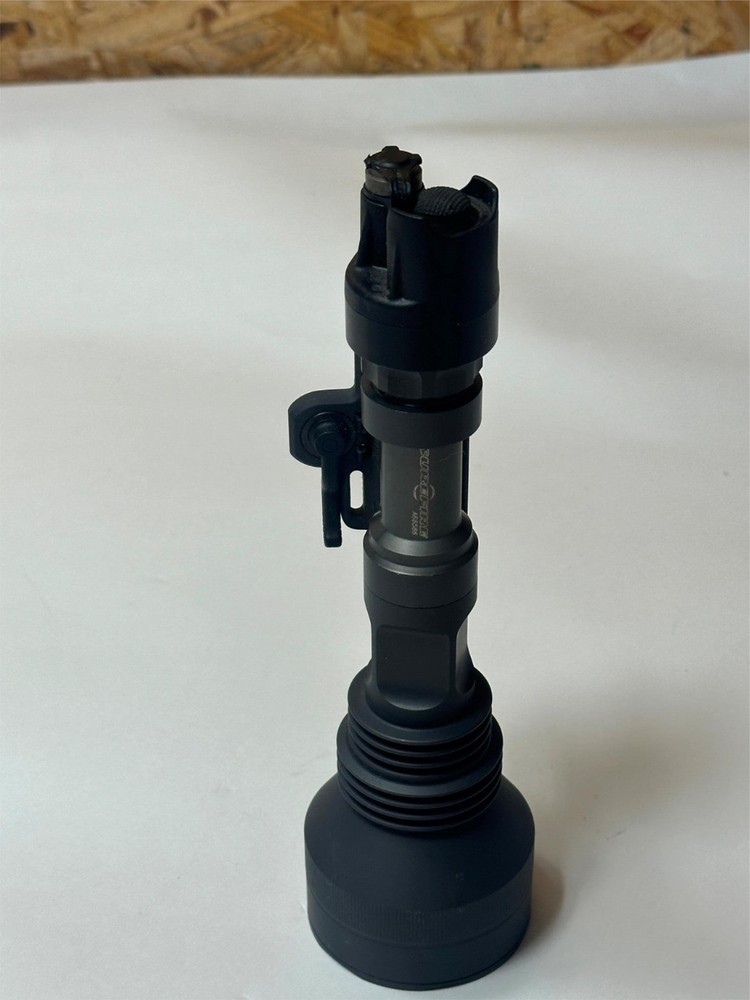 Surefire M982 Flashlight & Quick Release Picatinny Rail Mount WeaponLight