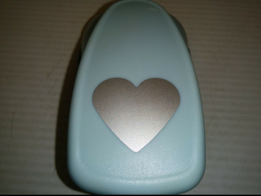MARVY UCHIDA LARGE HEART PAPER PUNCH