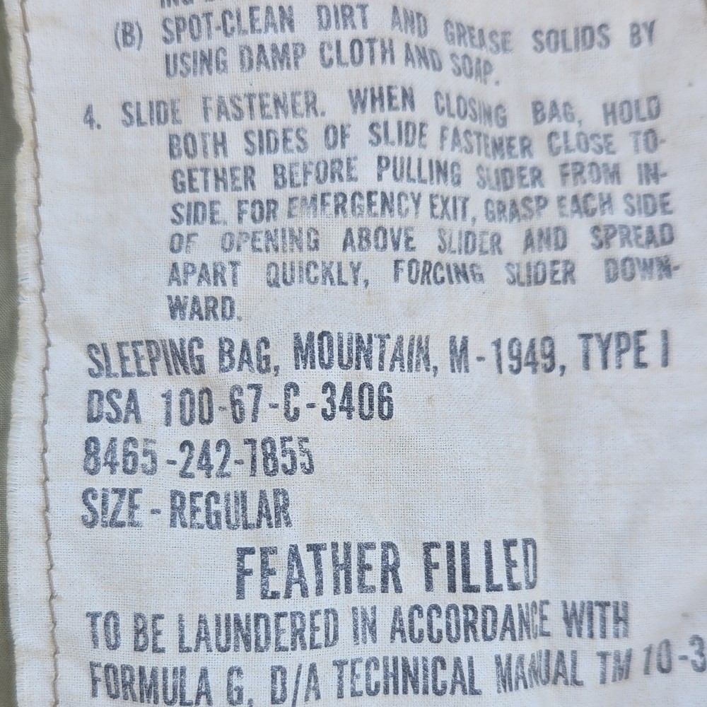 Mountain M-1949 Type I Sleeping Bag Regular Green Feather/Down Cotton Shell