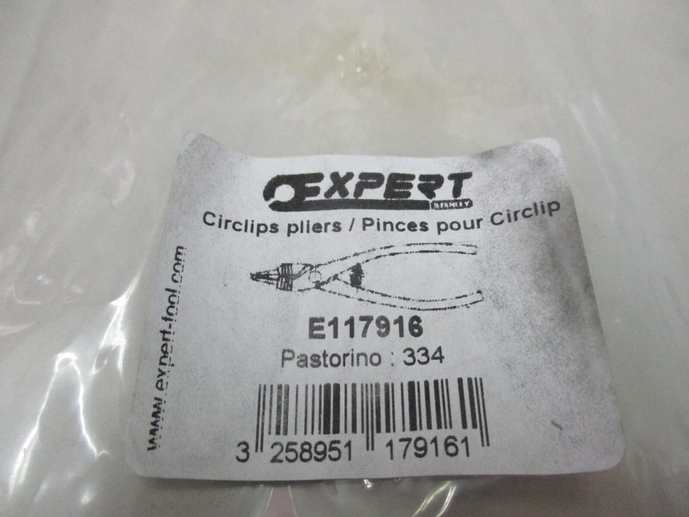 Expert 90-Degree External Retaining Plier (E117916)