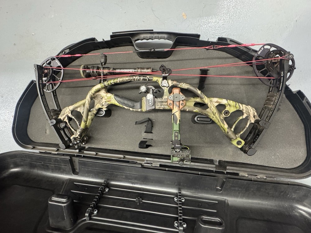 Hoyt Carbon Rx4 Compound Bow With Case