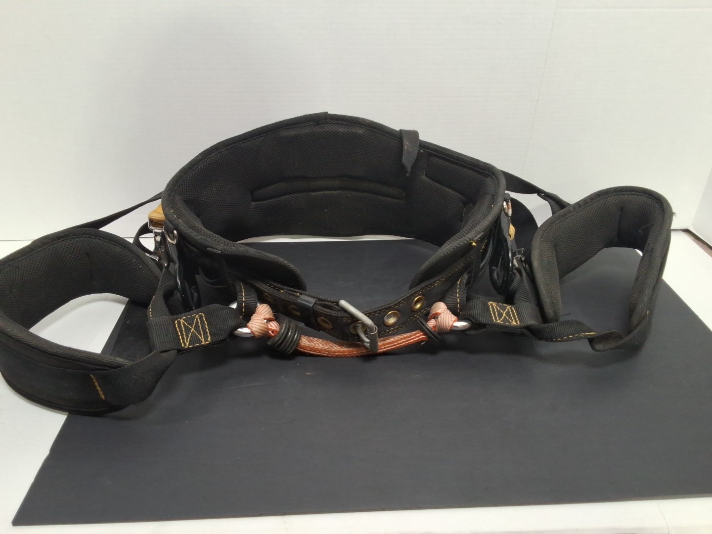 Weaver Cougar 1085 Saddle w/ Leg Straps, 2019 LARGE- USED