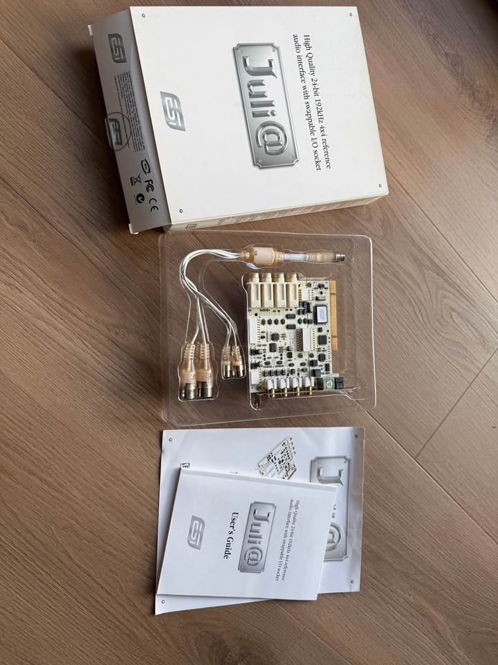 Sound card ESI Juli@ 24-bit 192kHz 4x4 Reference Audio Interface with Swappable