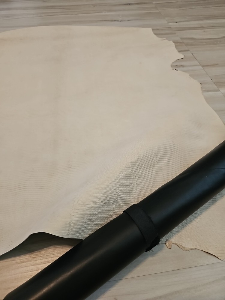 OFF-WHITE LIZARD EMBOSSED SHEEPSKIN LAMBSKIN LEATHER HIDE PANEL,SHEET, SQUARE