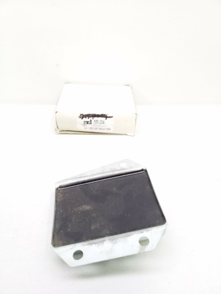 NR-304 Dixie Voltage Regulator