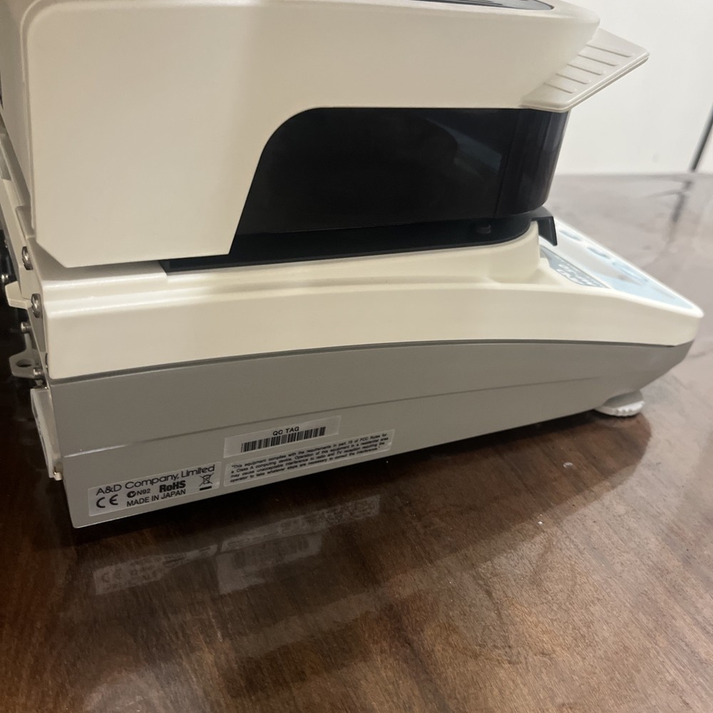 A&D MF-50 Moisture Analyzer