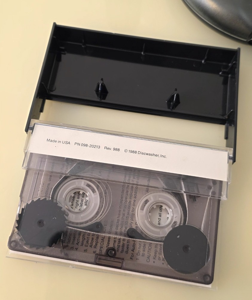CD CLEANER CD-320 & TAPE DECK CLEANER SET- CLEAN CONDITION SLIGHTLY USE