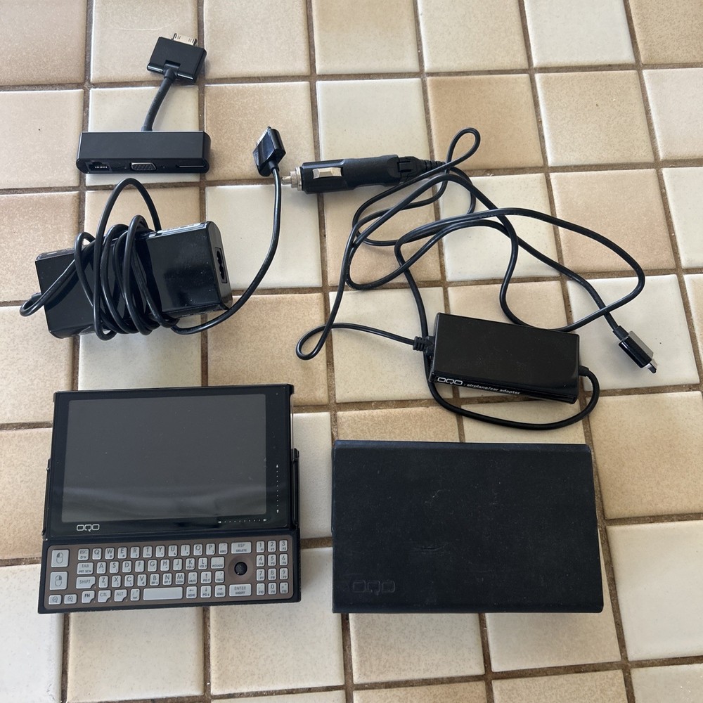 OQO Model 02 UMPC Mini PC – Working with Cables (READ)
