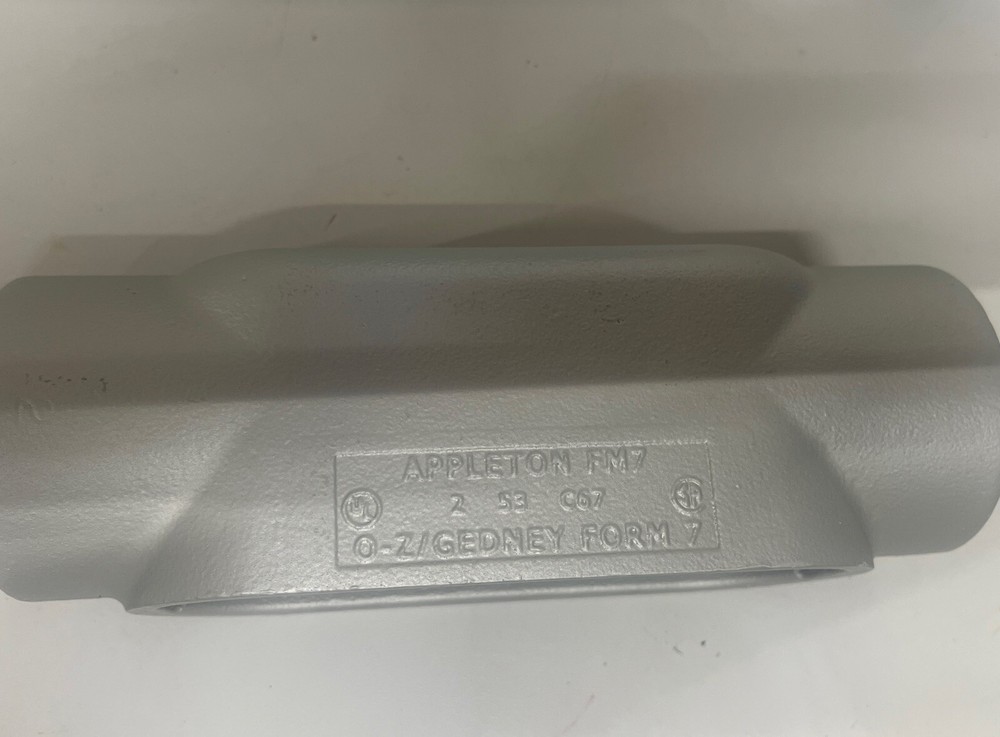 APPLETON APP C67 2" GRAYLOY FM7 CONDUIT BODY TYPE C