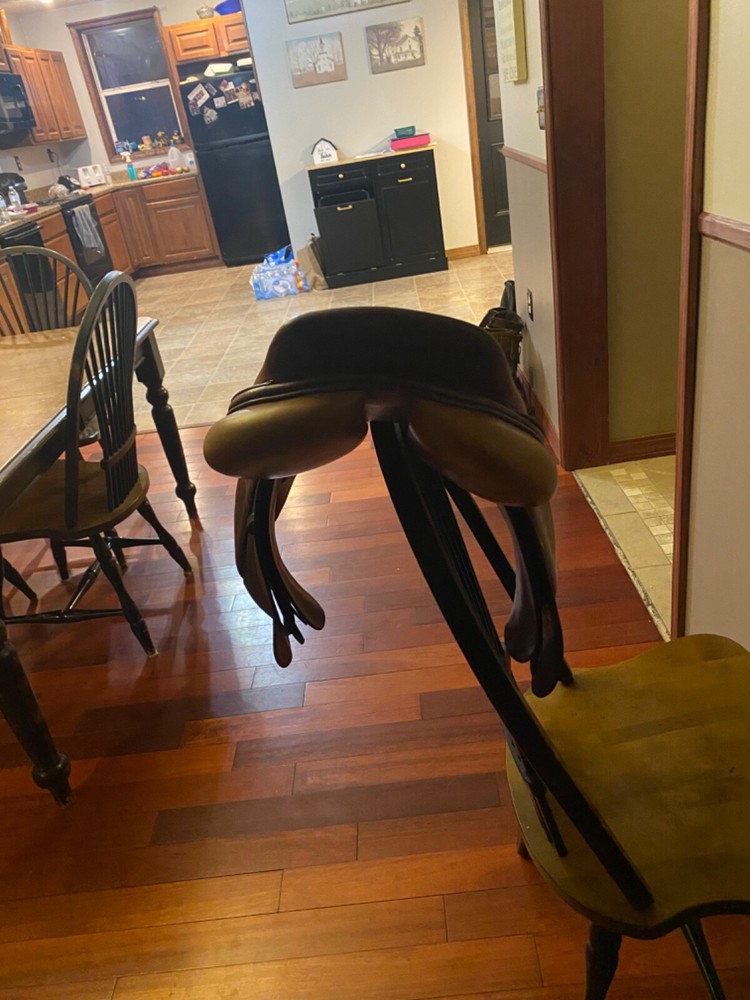 Pessoa A/O Saddle. Jumping saddle. Size 16.5 Medium Tree