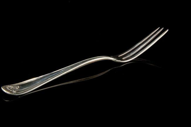 OLD VICTORIAN STERLING SILVER SERVER STRAWBERRY FORK A21229