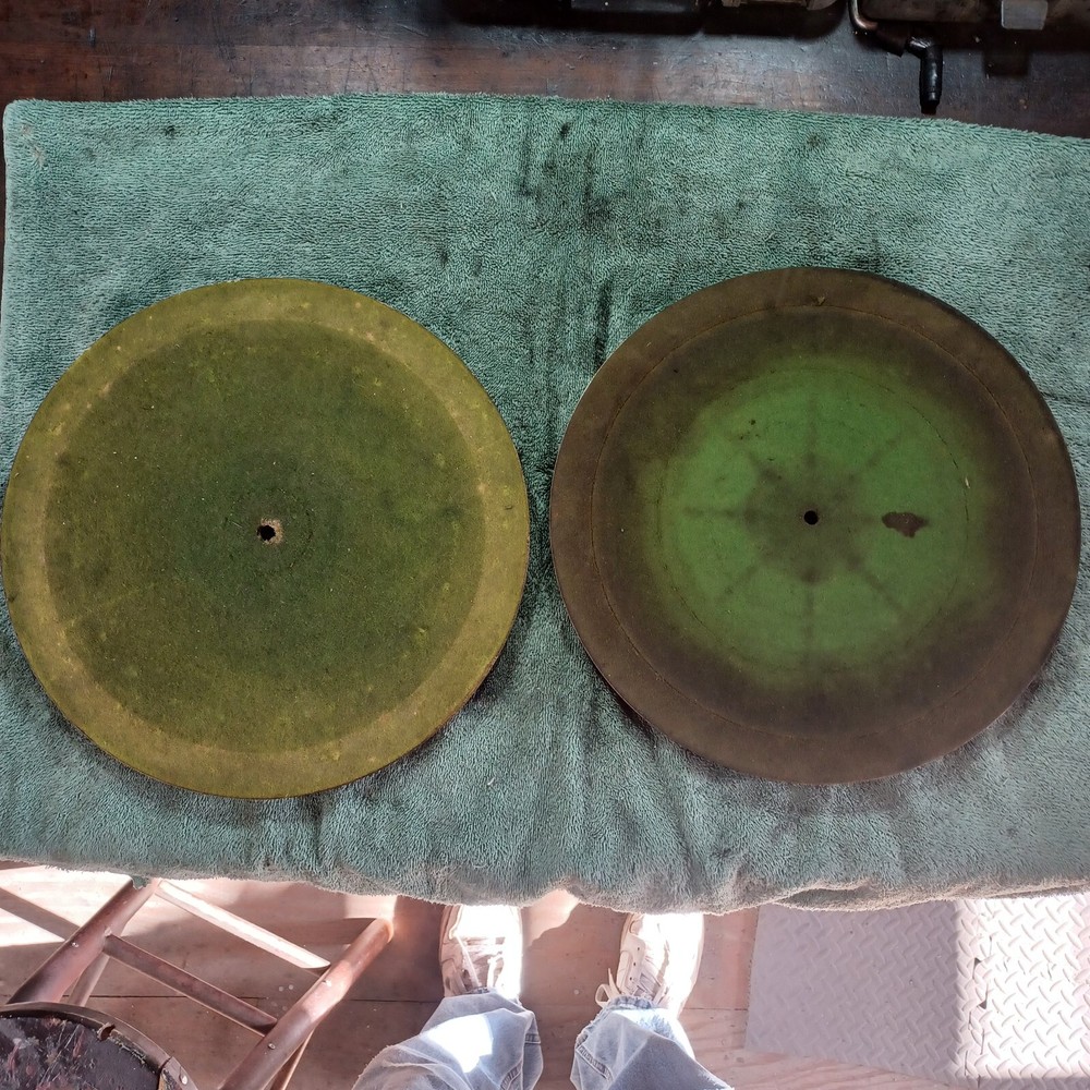 2 VICTOR VICTROLA TURNTABLE PLATTERS