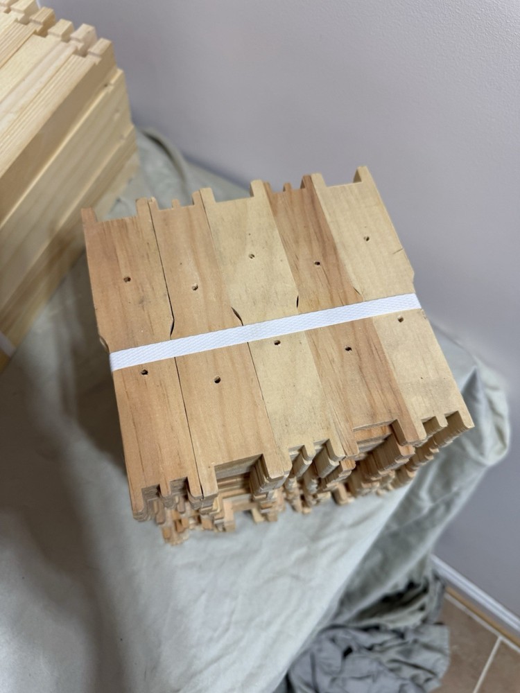 6 1/4” Medium Unassembled Honey Bee Frame Wedge Top Split Bottom 50pack For Wax