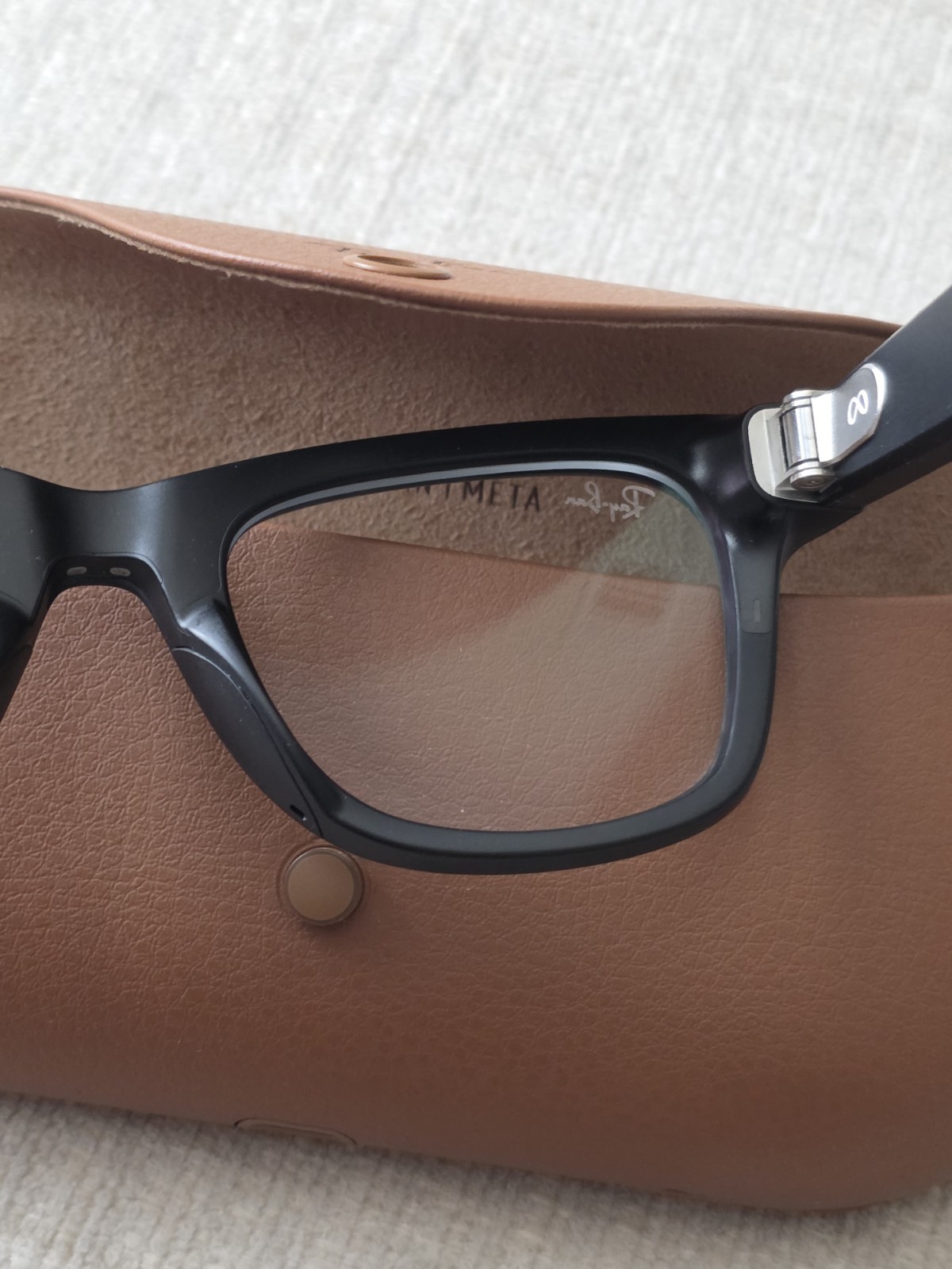 Ray-Ban Meta Wayfarer Gen 1 Matte Black, 50-22 Transitions Green - RW4006 601S1M