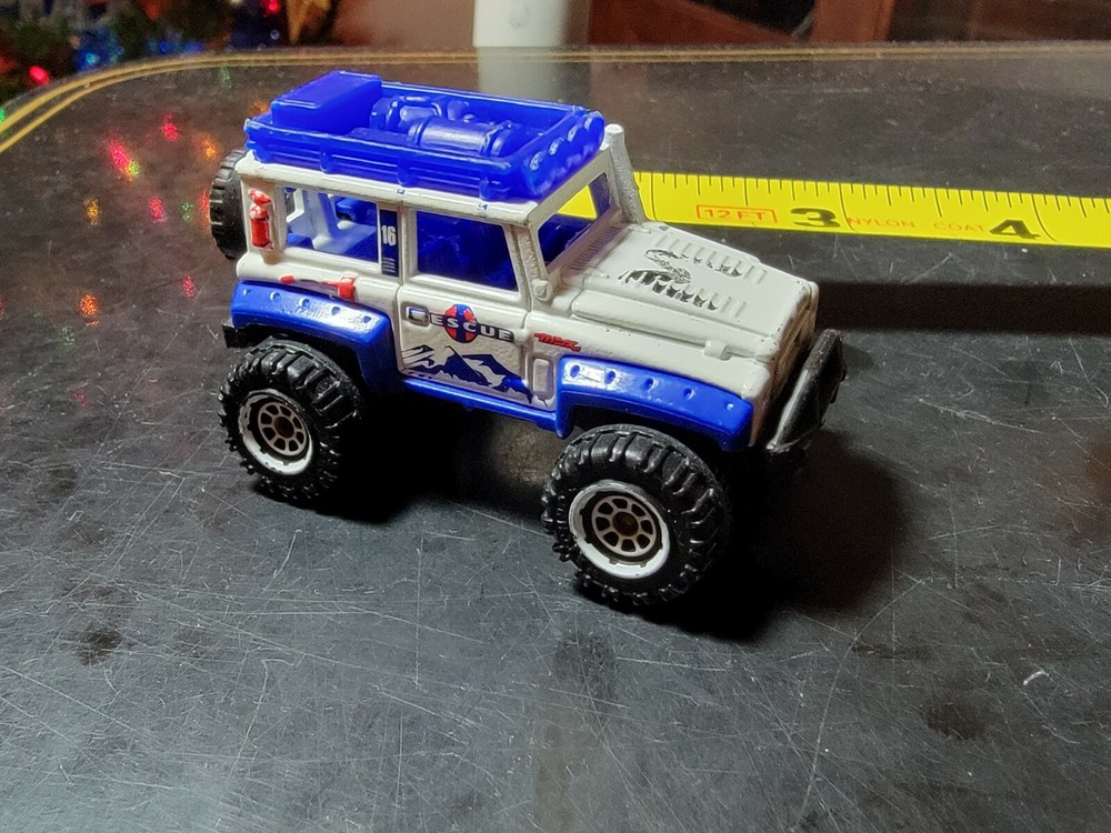 2010 Mattel Matchbox Dune Dog