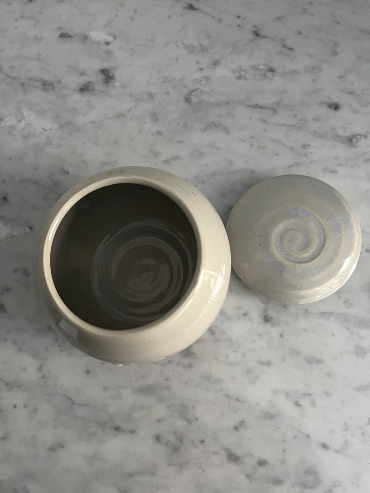 Salt cellar with lid and spoon