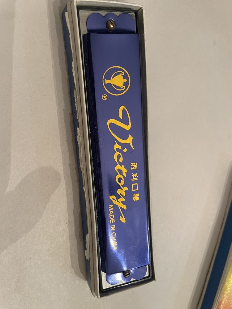 Victory Harmonica Vintage