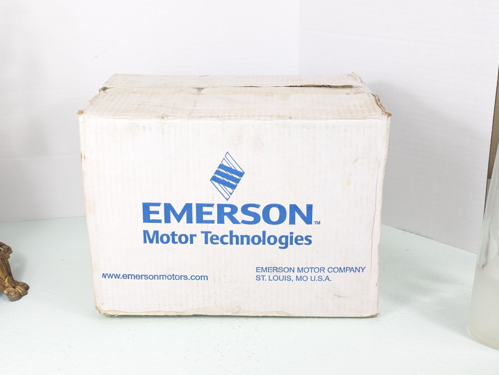 Emerson 8200 Belt Drive Motor 60HZ, 1/2HP, 1725RPM, 8.7AMP, Reversable, Open Box