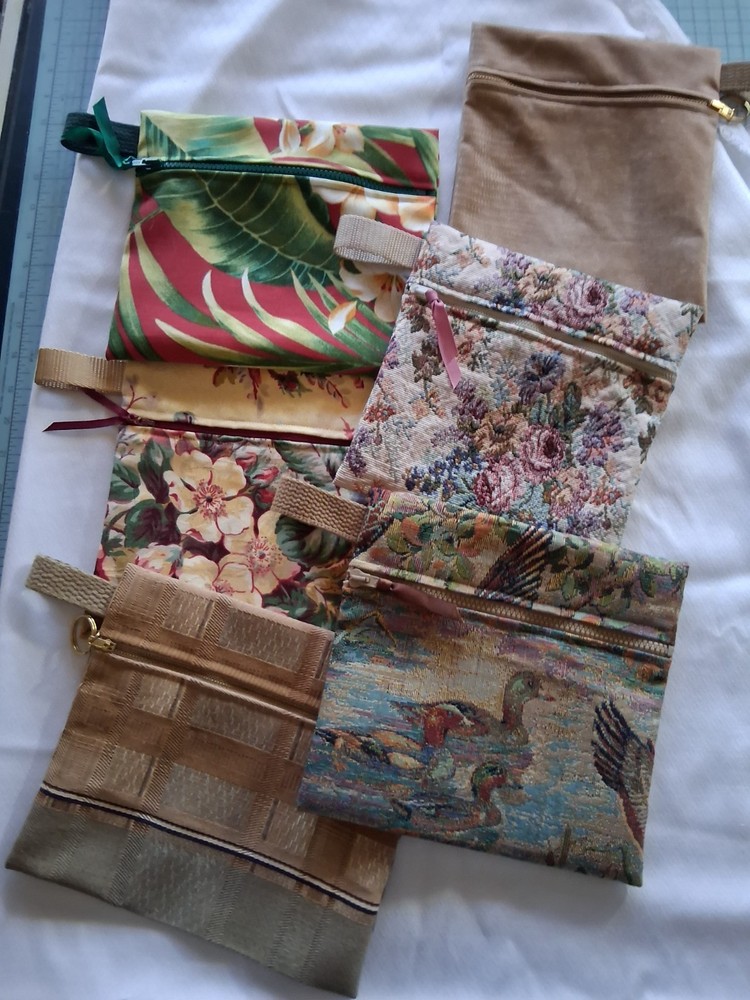 Utility bag 8"x 9", zippered pocket