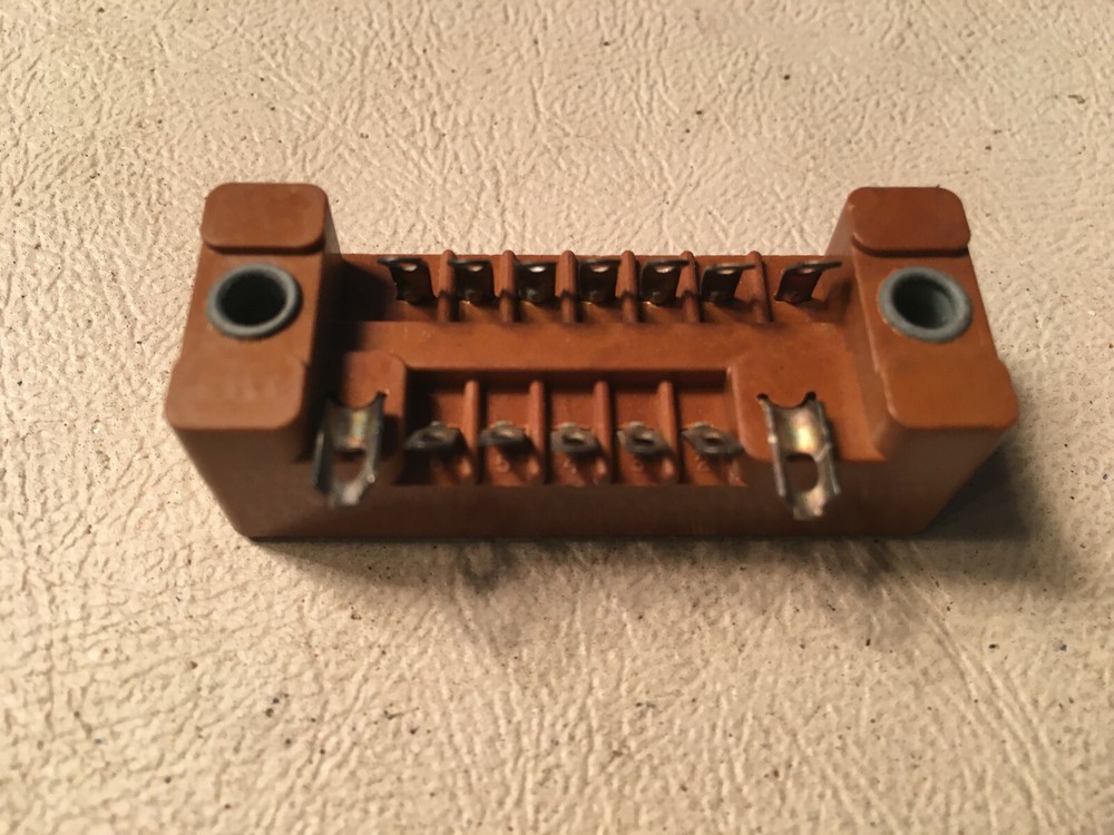 Hamilton Sundstrand 738962-2 connector