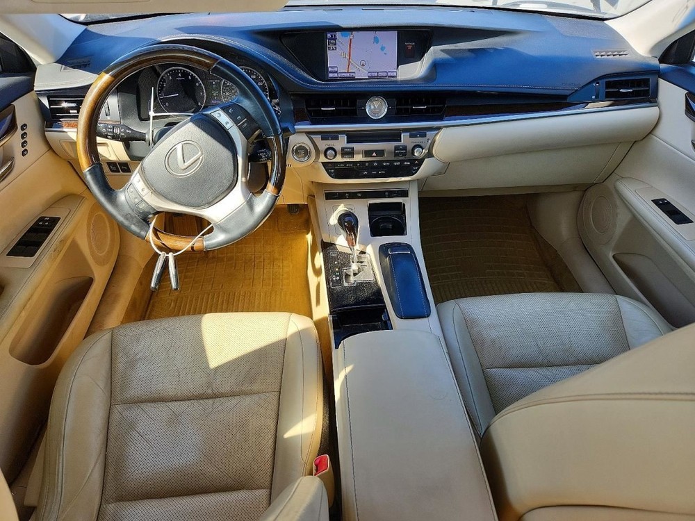 ES350 2013 Glove Box 5010582
