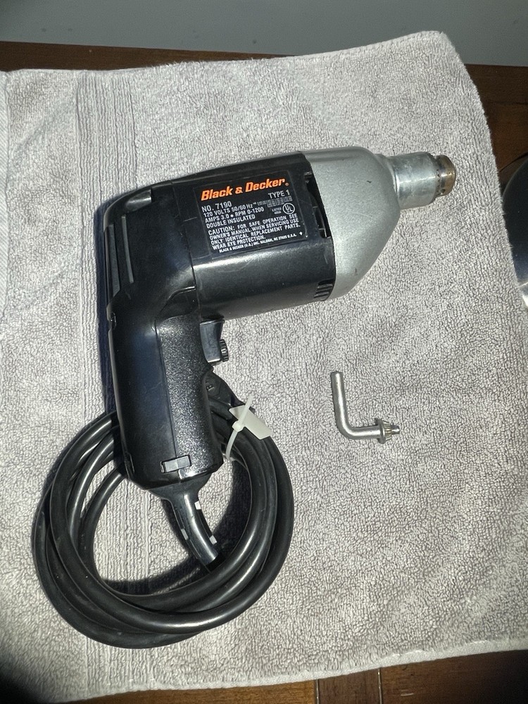 Black & Decker 3/8'' Drill Variable Speed Reversing Infinte Speed Lock
