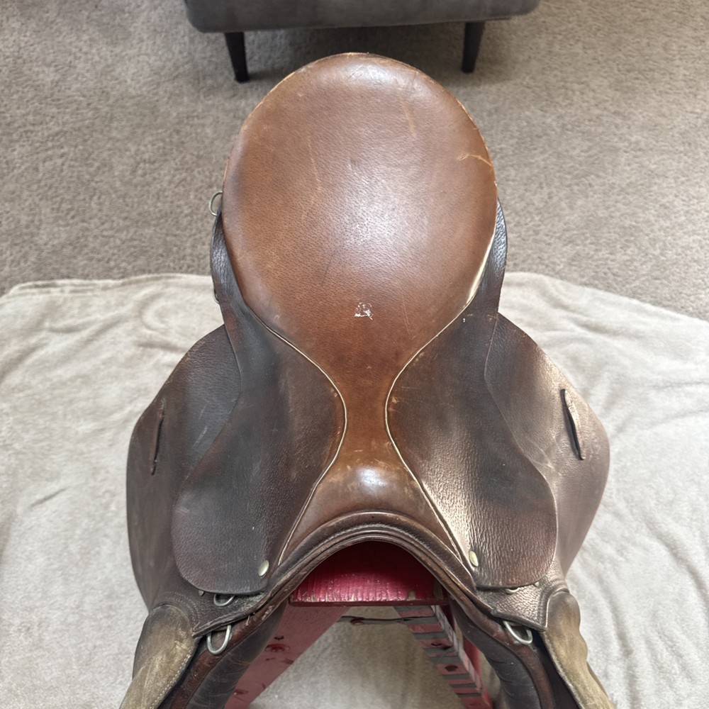 Stubben Siegfried Extra Jump Saddle 17"