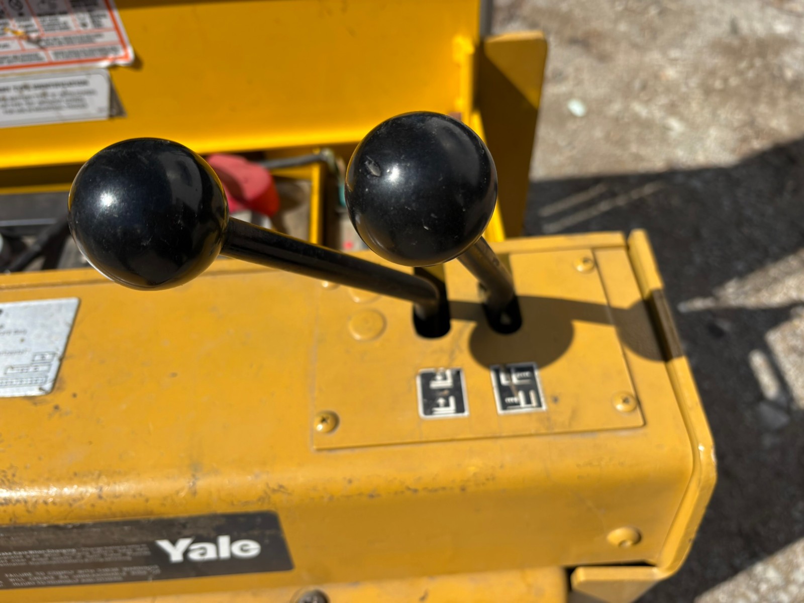 Yale MSW030SCN, 2800 LB, 2-Stage Mast 130”, Electric Pallet Stacke