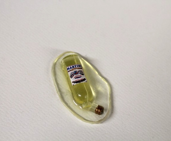 DOLLS HOUSE  Split Broken Bottle  White Martini
