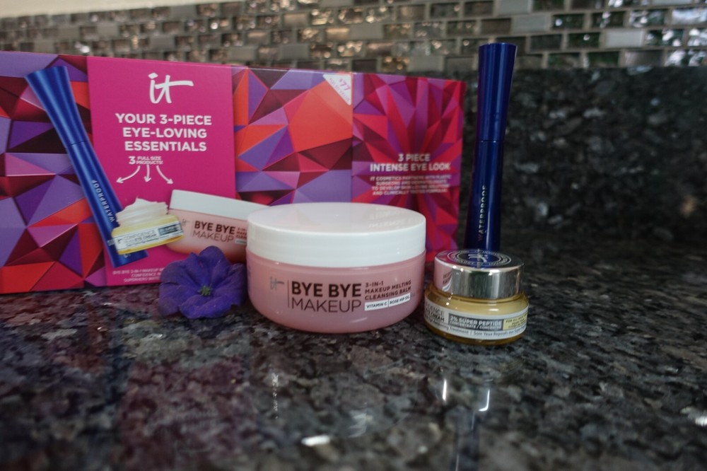 It cosmetics your 3 piece eye loving essentials new in box