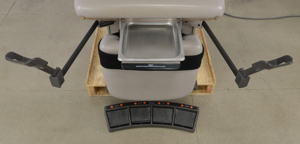 Midmark Ritter 75 Evolution 319-005 Powered Exam Chair W/ Foot Switch