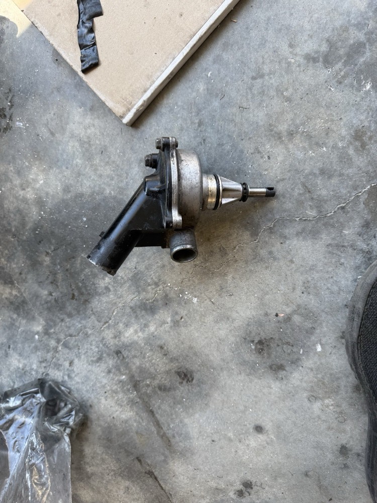 06-10 Engine Internal Oil Pump