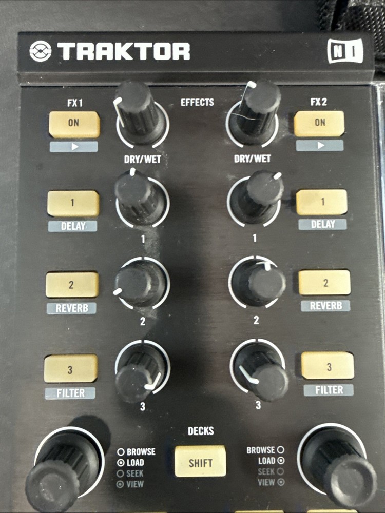 Native Instruments TRAKTOR KONTROL X1 MK1 DJ Controller Mixer Effector Looper